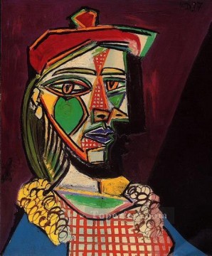 Pablo Picasso Painting - Mujer con boina y vestido a cuadros Marie Therese Walter 1937 Pablo Picasso